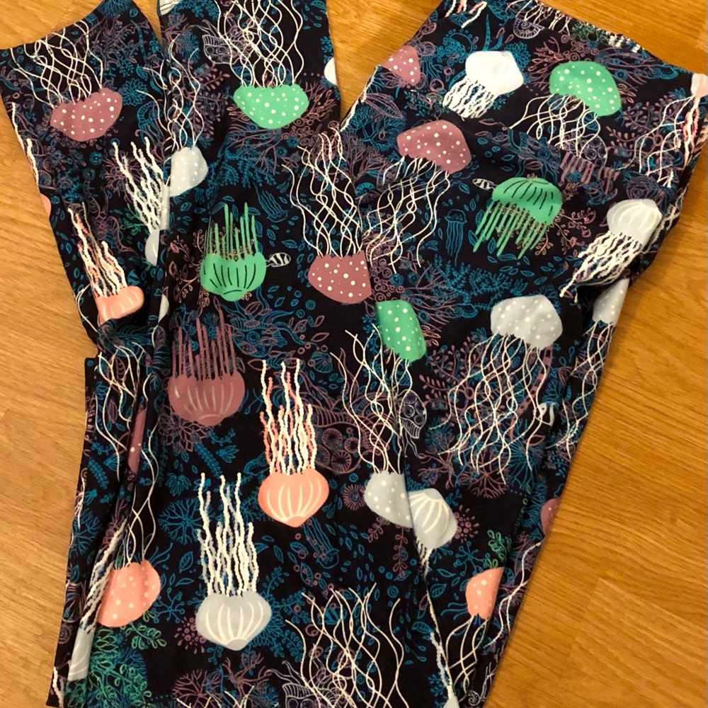 Lularoe TC2 Leggings Jellyfish WOW! *LAST PAIR”